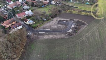 Stavební pozemek v Kozašicích – klidné bydlení s výbornou... - 5