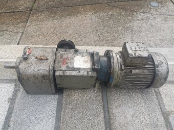 Motor s převodovkou a variátorem č.3 - 5