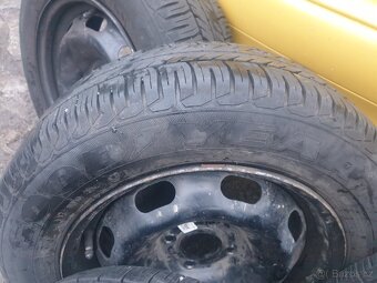 Goodyear 185/65/15 - 5