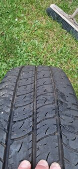 Pneu 215/65r 16C - 5