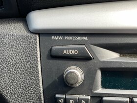 DÍLY Z BMW E81 120D MOTOR KO - 5