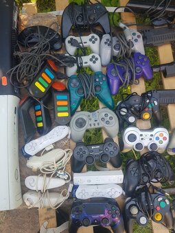 Konzole a ovladače na náhradní díly.xbox playstation - 5
