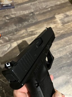 Vzduchová pistole glock 17 gen4 blowback - 5