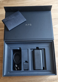 Dell XPS 15 (9520) - i9/32GB RAM, OLED - 5