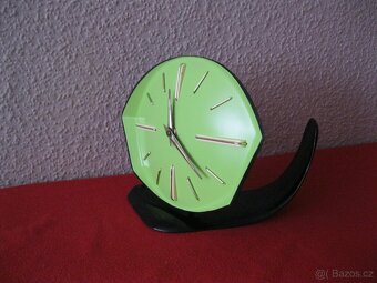 Retro hodiny, sedmidenní - "BRUSEL" - světle zelená - 5