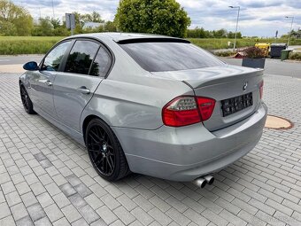BMW e90 325i MANUÁL SPORTSITZE XENONY - 5