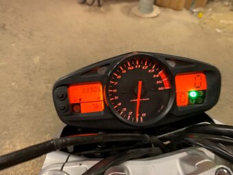 Suziki GSR 600 - 5