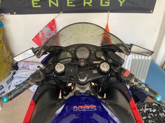 Honda CBR600 F4 - 5