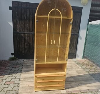 MASIVNÍ NÁBYTEK - 5