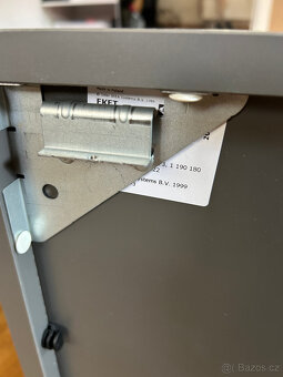 Poličky IKEA Eket (2 bílé+3 šedé) - 5