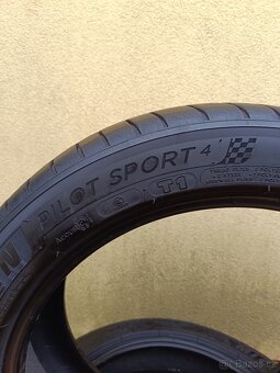 2ks zanovni letni 235/45/18 Michelin - 5