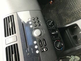 Suzuki Swift 2005 1,3i 67kW Sport - dily - 5