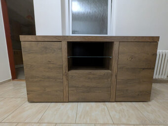 KOMODA A KONFERENČNÍ STOLEK - 5