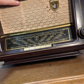 staré bakelitové rádio - 5
