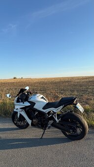 Honda CBR650F - 5