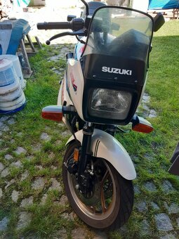 Suzuki GSX 750 EF - 5