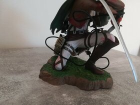 Anime figurka Attack on Titan - Levi 15cm - 5