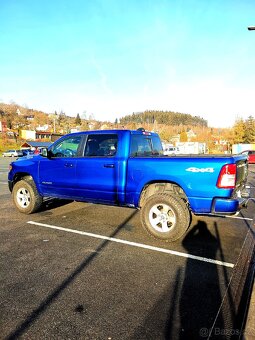 RAM 1500 rok 2019 4x4 5.7 HEMI Bighorn Crew Cab - 5