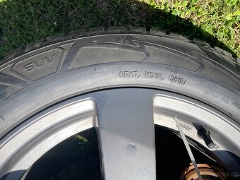 Sada alu kol Dezent s zimními pneumatika 235/60 R17. - 5