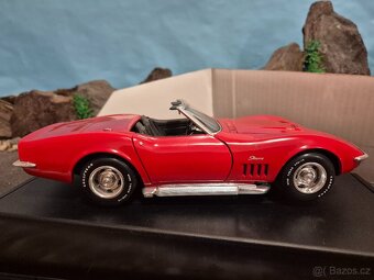 Prodám model 1:18 Chevrolet corvette 1969 - 5