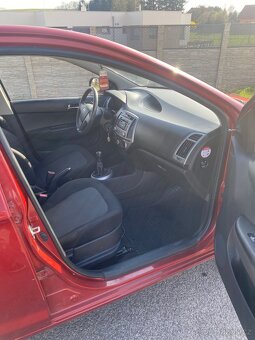 Hyundai i20 1.2i+LPG 63kw koupeno v ČR rv.2013 - 5