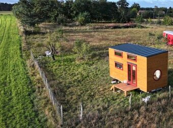 Luxusní tiny house z přírod. materiálů, design mobilní dům - 5