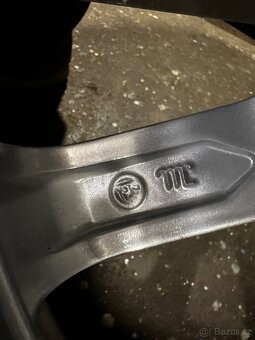 Originál Škoda disky s novými pneu - 5
