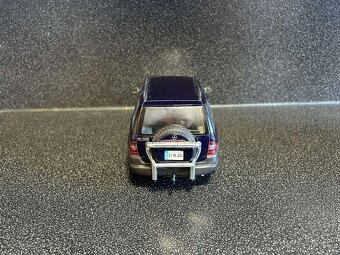 Mercedes Benz ML W163 1:18 - 5