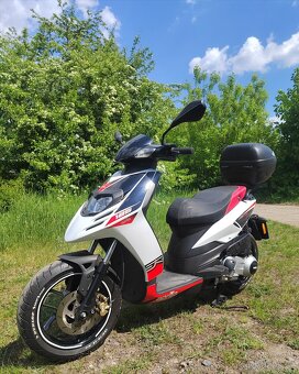 Aprilia sr 125motard - 5
