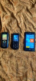 Prodám konvolut telefonů - 5