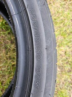 Letní pneu Bridgestone 235/40r19 - 5
