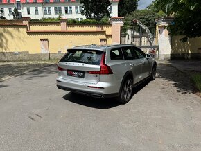 Volvo V60, CC B4 diesel (145kW) H/K Kamera NezTop - 5