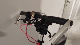 Prodám elektrokoloběžku - odvoz z Brna - je funkční - 7500kč - 5
