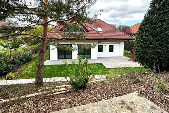 Pronájem_RD Dolní Chabry 5+kk, zahrada, garáž+venkovní park. - 5