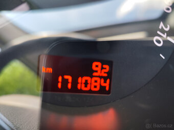 Prodám Peugeot 5008, 2.0 HDI, 110 kW, reg. 12/2016 - 5