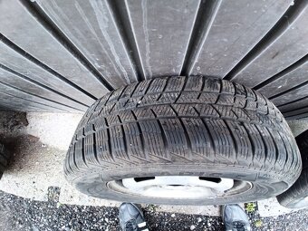 Prodám plechové disky se zimními pneu na Ford Transit – 15" - 5