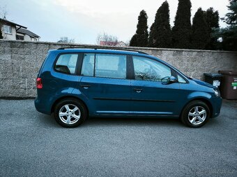 Touran 1.2 TSi 16V, xenony, led denní svícení,klima,132t.km - 5