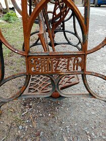 Podstavec šicího stroje - 5