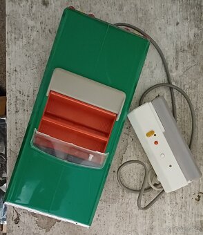 Sběratelské retro elektro-auto z 60. let s dálkovým ovládání - 5