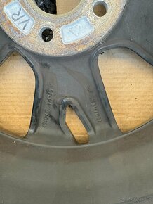 1ks Alu disk Originál 31471482 Volvo s60 v60 8J x 18 ET42 - 5