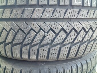 Prodám zimní pneu Continental 215/45 R18 - 5