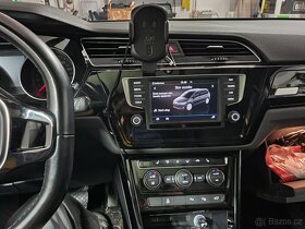 rámeček rádia VW Touran 5T1 - piano black - 5