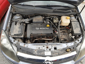 Opel Astra H 1,6 16V 85kW 2008 - jen 28000km - díly - 5