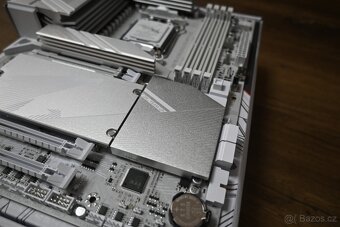 Gigabyte X870 AORUS ELITE WIFI7 ICE - 5