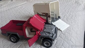 Auto s přívěsem Schleich - 5