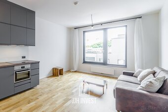 Pronájem moderního 1+kk v projektu Neugraf, 33 m2 – Smíchov, - 5