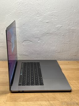 MacBook Pro 15” 2017/16GB RAM/Intel i7/512GB SSD/ - 5