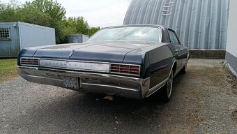 Oldsmobile delta 88 - 5