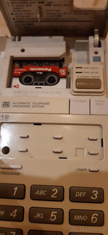 Starý telefon Panasonic se záznamníkem - 5