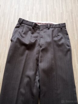 Hnědý pánský oblek - 5